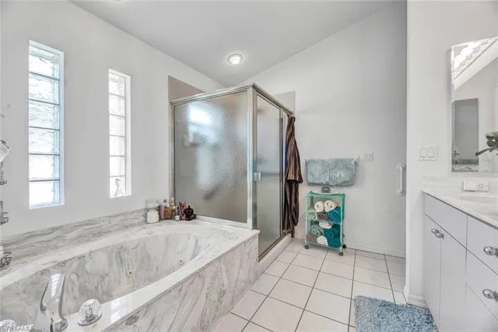3875  Sabal Springs  BLVD, North Fort Myers, FL 33917