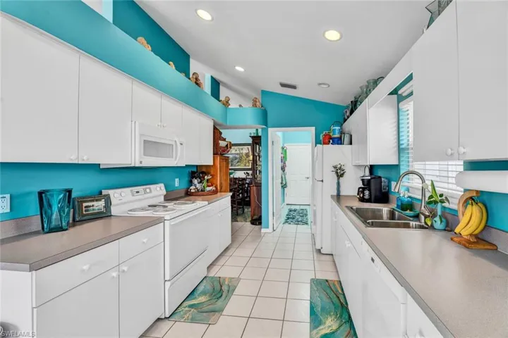 3875  Sabal Springs  BLVD, North Fort Myers, FL 33917