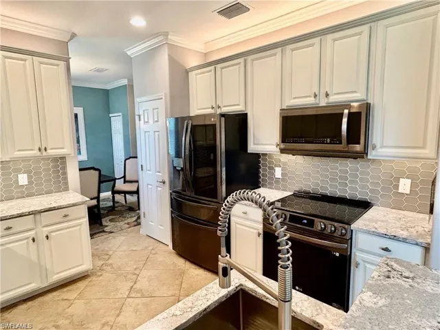 9123  Napoli  CT, Naples, FL 34113