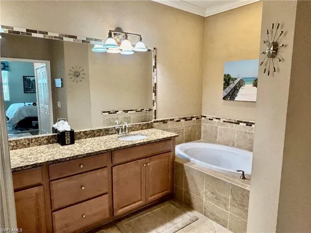 9123  Napoli  CT, Naples, FL 34113