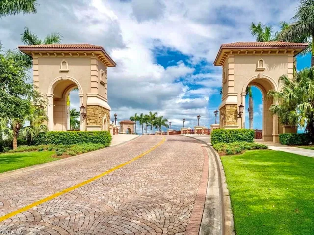 9123  Napoli  CT, Naples, FL 34113