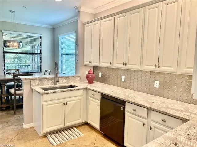 9123  Napoli  CT, Naples, FL 34113