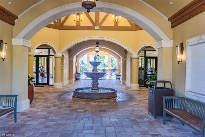 9123  Napoli  CT, Naples, FL 34113