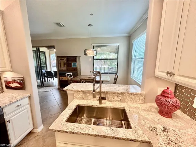 9123  Napoli  CT, Naples, FL 34113