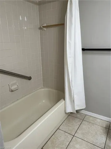 Master Tub/shower