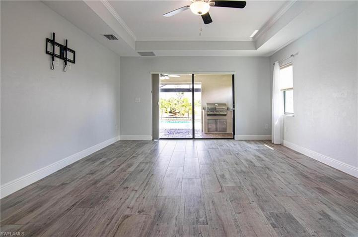MASTER BEDROOM OPEN TO LANAI