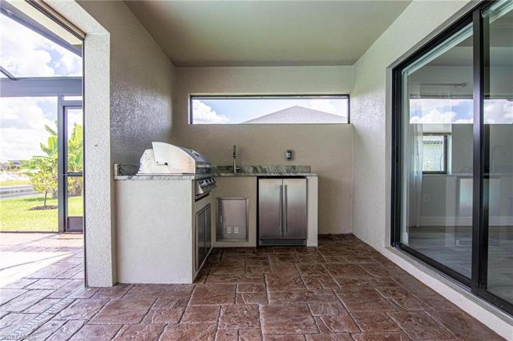 OUTDOOR KITCHEN with NATURAL GAS GRILL