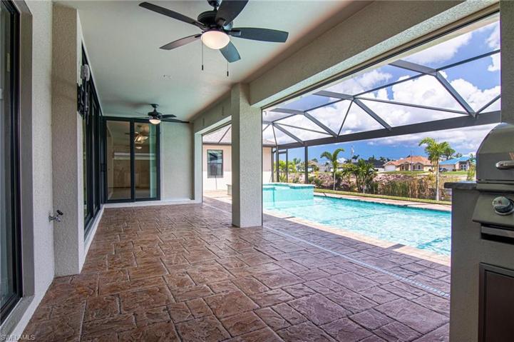 LANAI with PICTURE WINDOW SCREENS