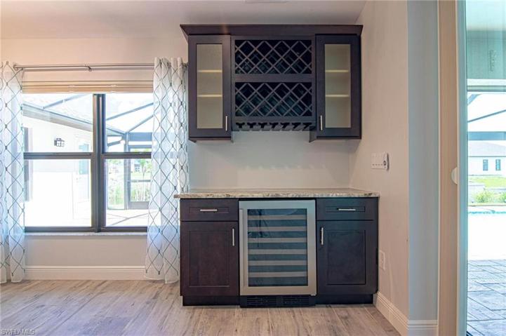 BUILT-IN BAR IN DINING ROOM