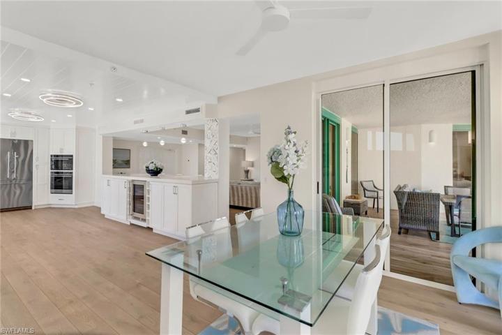 Breakfast Room