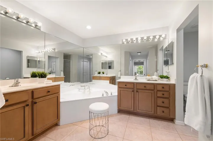 23320 Coconut Island Dr # 202, Estero, Florida 34134