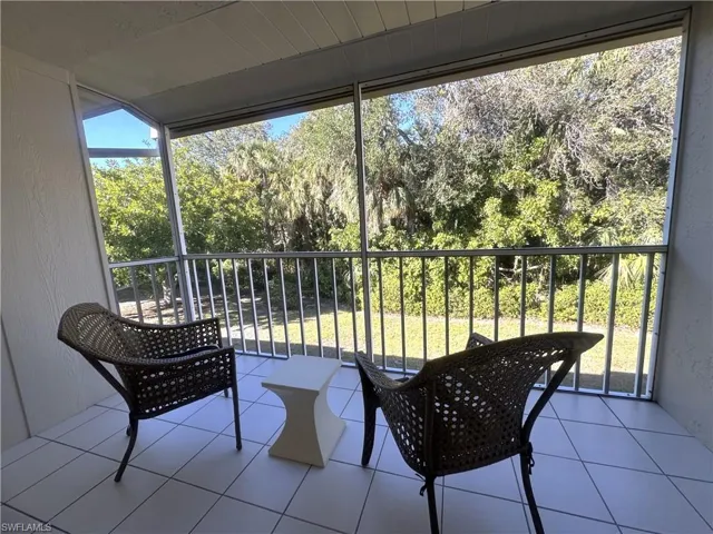 2375 Naples Trace Cir 7, Naples, Florida 34109