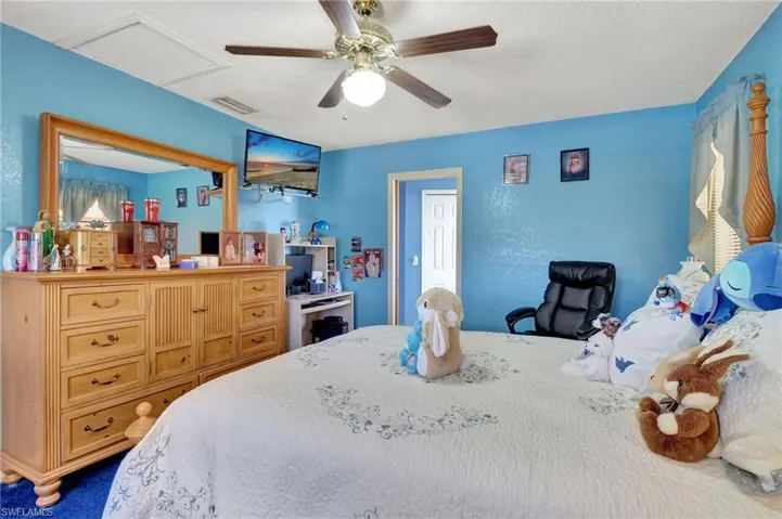 Bedroom with ceiling fan