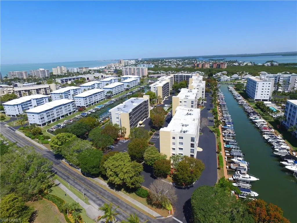 4401 Bay Beach LN, Fort Myers Beach, FL 33931,2025000034