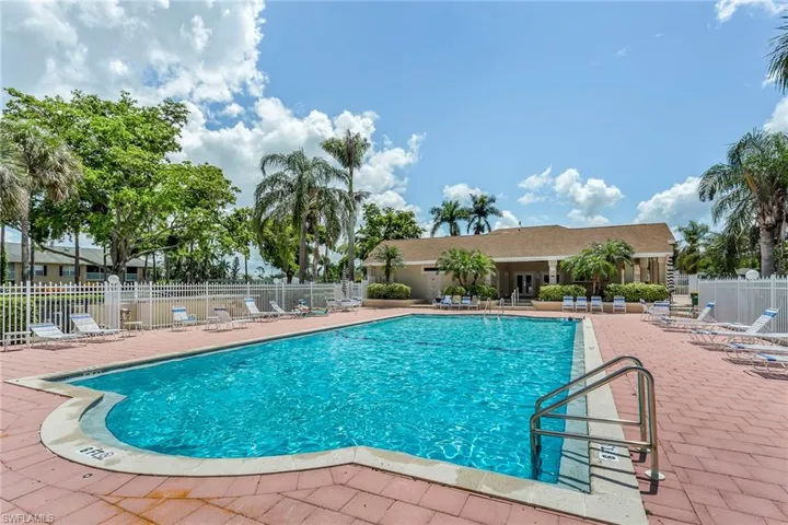 2868 W Crown Pointe  BLVD, Naples, FL 34112