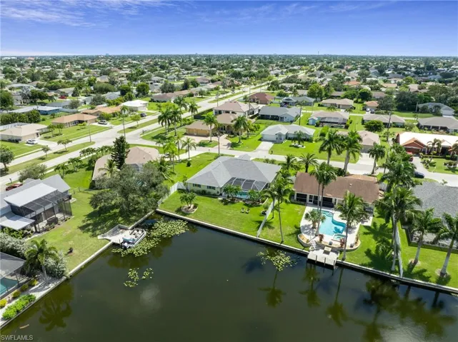 621 SE 17th  ST, Cape Coral, FL 33990