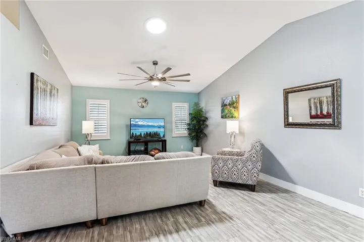 621 SE 17th  ST, Cape Coral, FL 33990