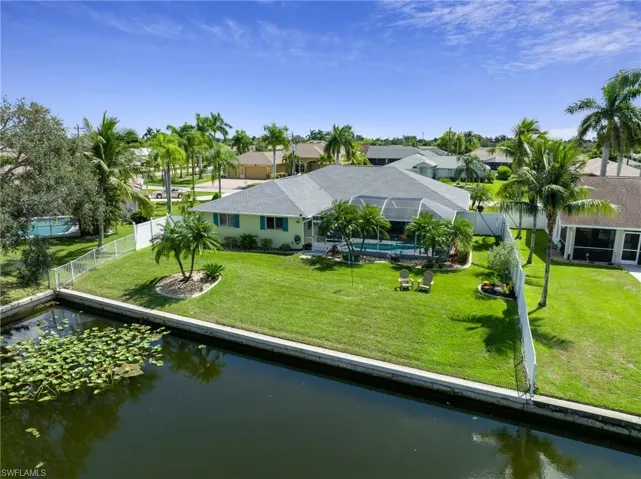 621 SE 17th  ST, Cape Coral, FL 33990