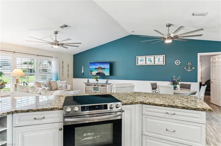 621 SE 17th  ST, Cape Coral, FL 33990