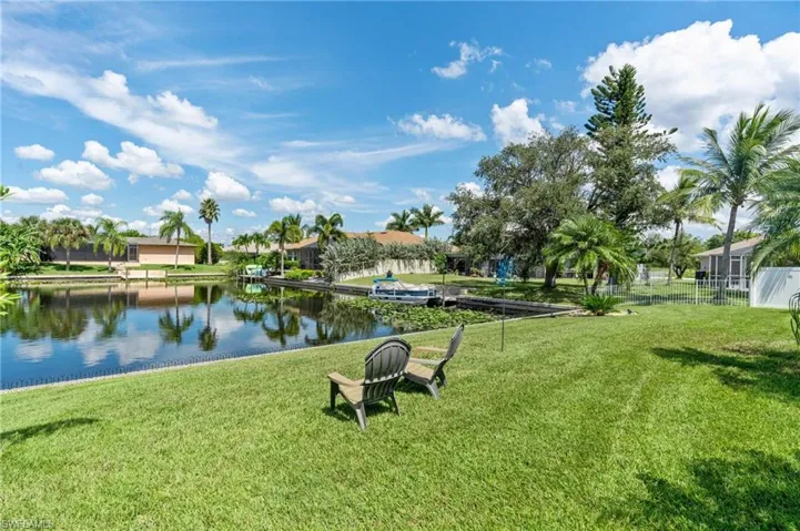 621 SE 17th  ST, Cape Coral, FL 33990