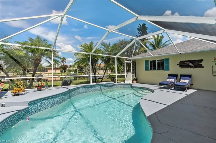621 SE 17th  ST, Cape Coral, FL 33990