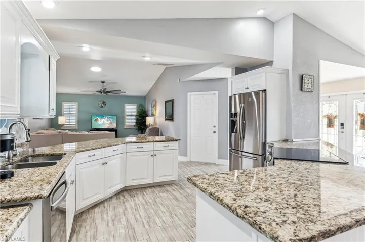 621 SE 17th  ST, Cape Coral, FL 33990