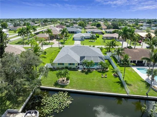 621 SE 17th  ST, Cape Coral, FL 33990