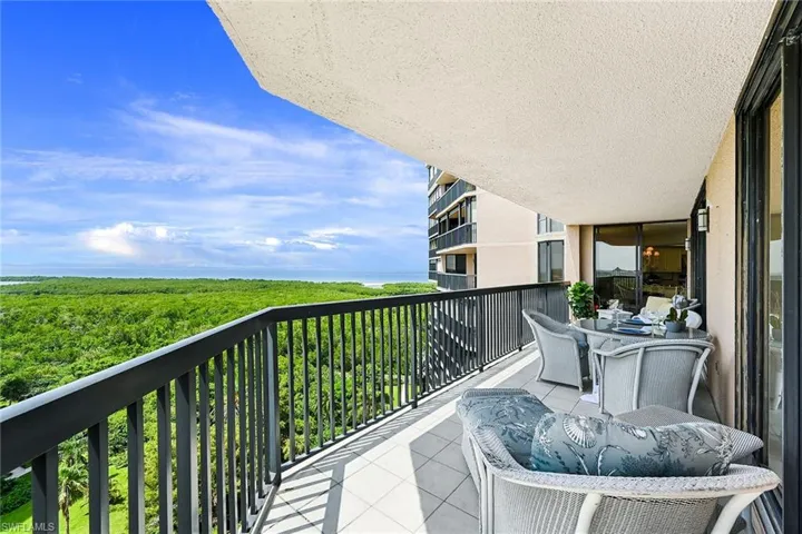 Open balcony off of Den, Living Area and Breakfast Nook