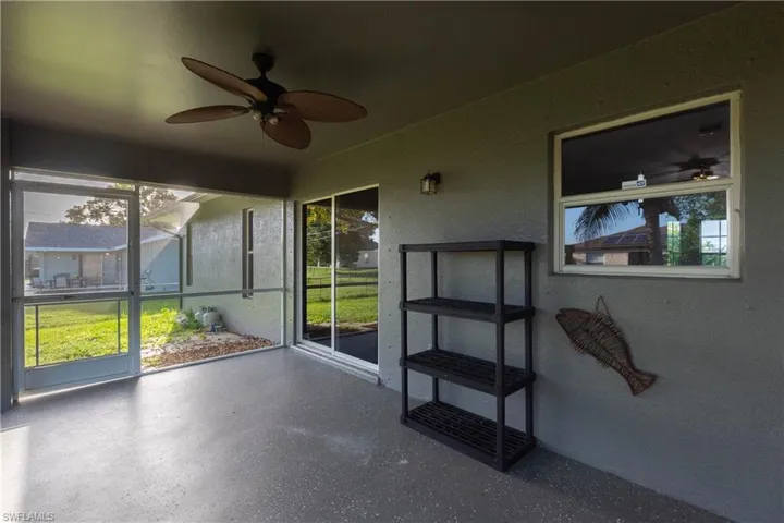 Patio with ceiling fan