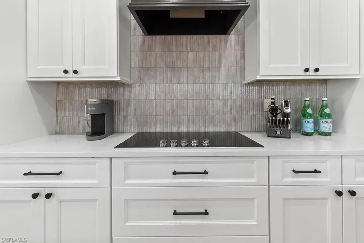 Electric cooktop, stacked microwave/oven combo