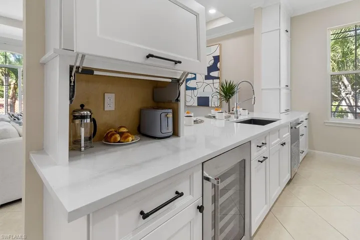 Ample storage in this kitchen