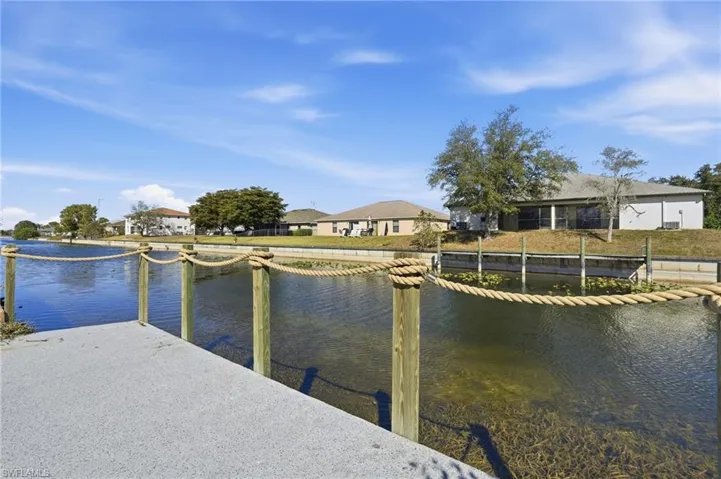 703 Se 7th St 2, Cape Coral, Florida 33990