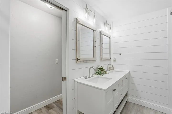 703 Se 7th St 2, Cape Coral, Florida 33990