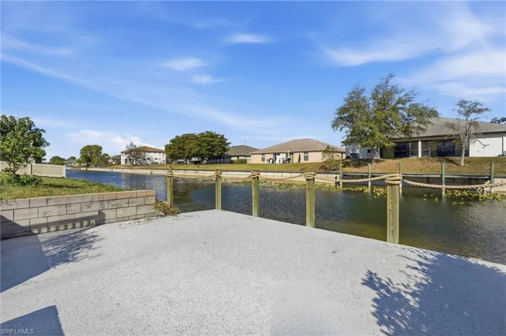 703 Se 7th St 2, Cape Coral, Florida 33990