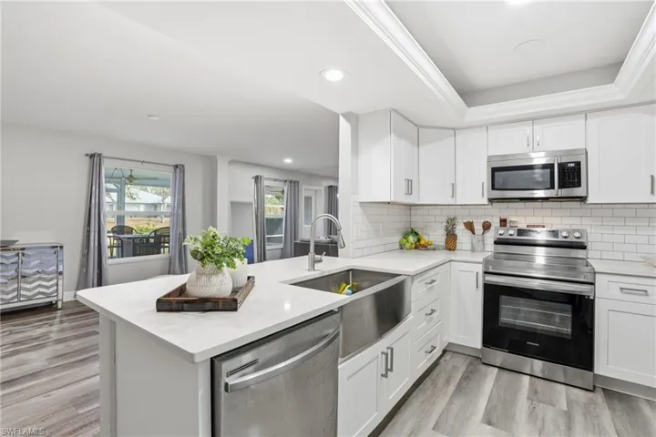 703 Se 7th St 2, Cape Coral, Florida 33990