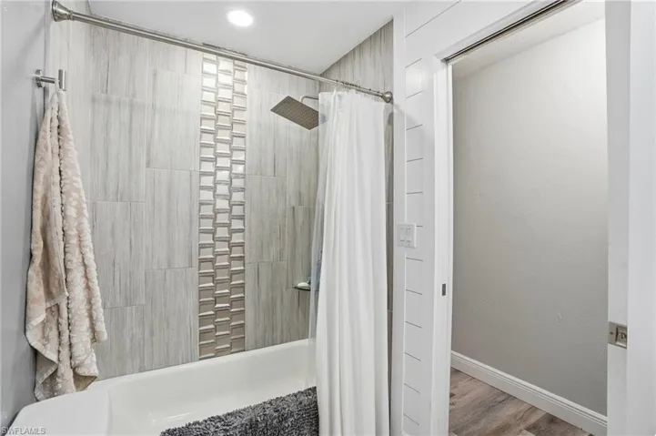 703 Se 7th St 2, Cape Coral, Florida 33990