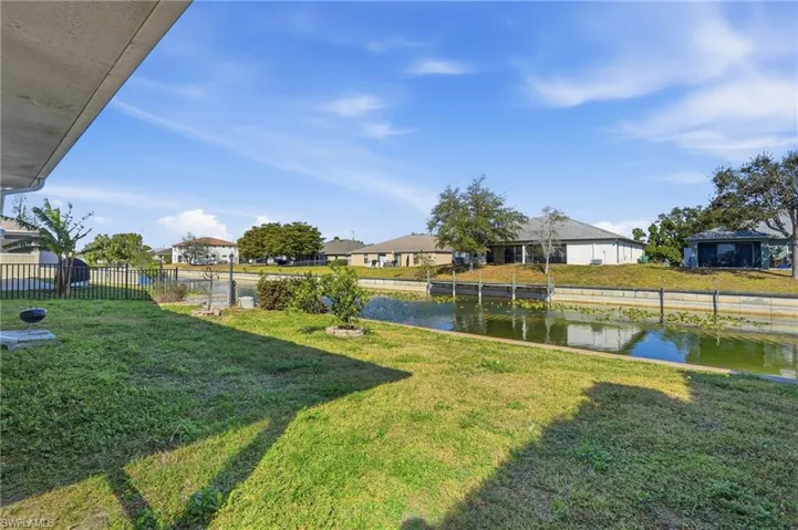 703 Se 7th St 2, Cape Coral, Florida 33990