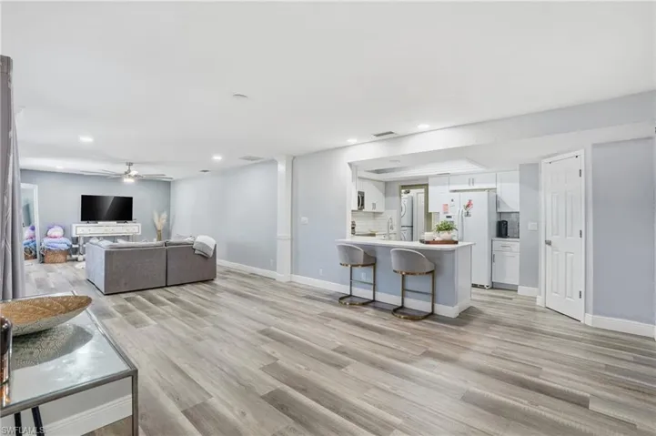 703 Se 7th St 2, Cape Coral, Florida 33990