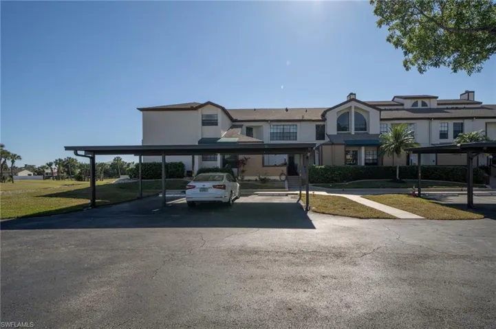 Multi unit property with a front yard