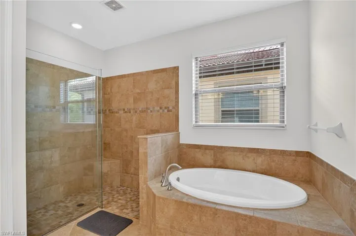 16380 Aberdeen Way, Naples, Florida 34110