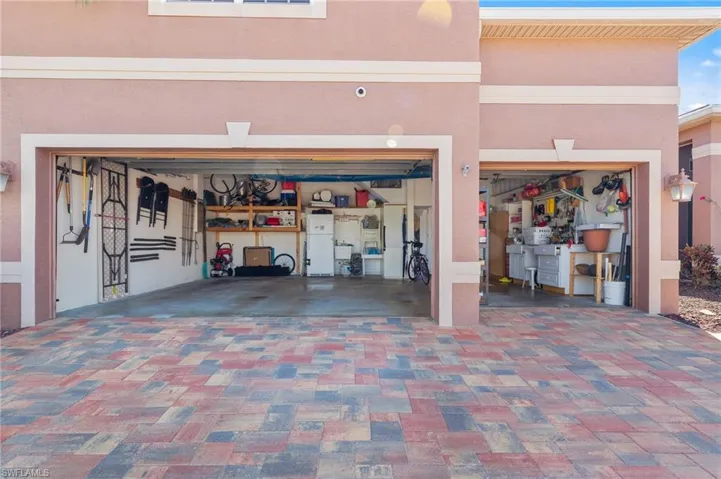 3-Car Garage