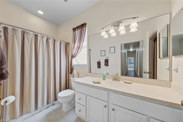 Guest/Pool Bath