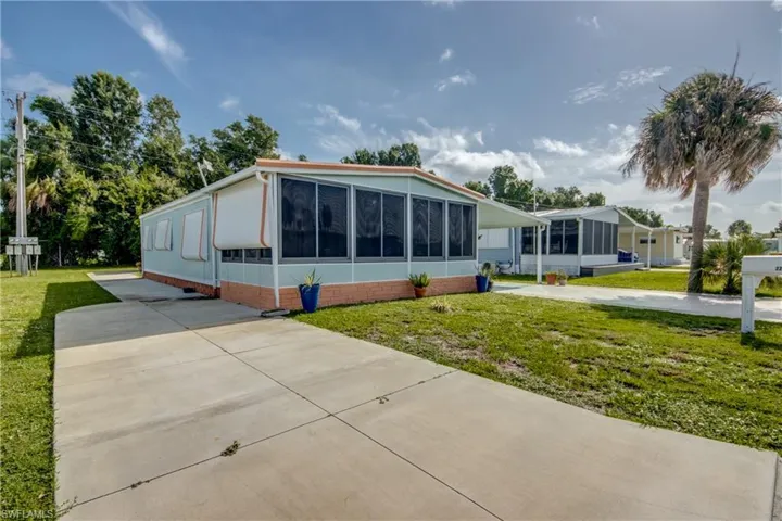 229 Shrub Ln N, North Fort Myers, Florida 33917