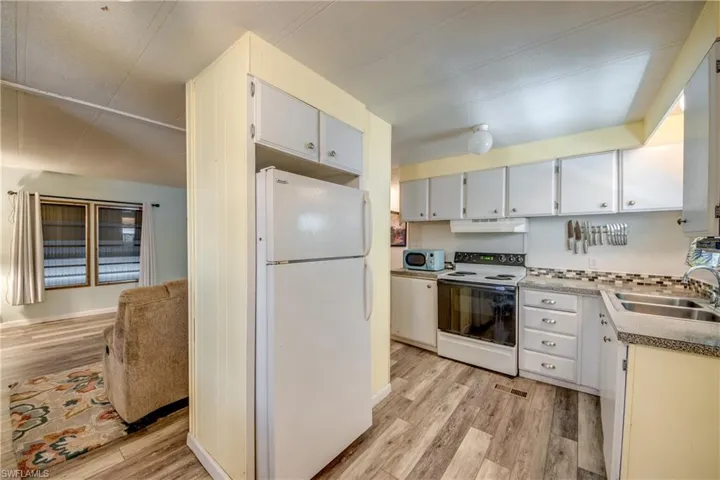 229 Shrub Ln N, North Fort Myers, Florida 33917