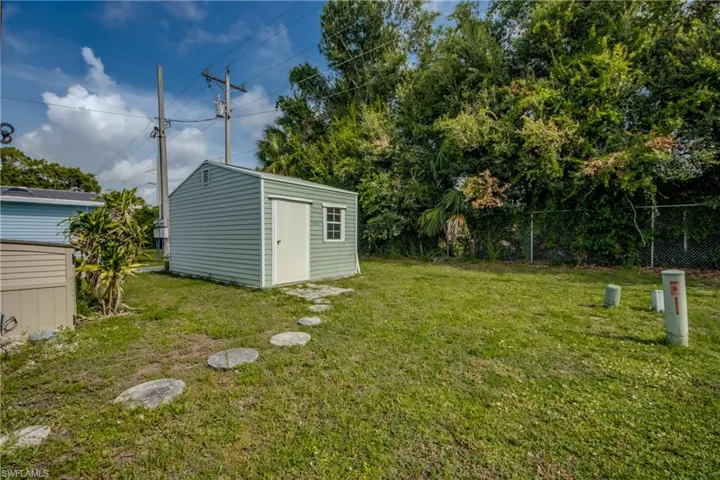 229 Shrub Ln N, North Fort Myers, Florida 33917