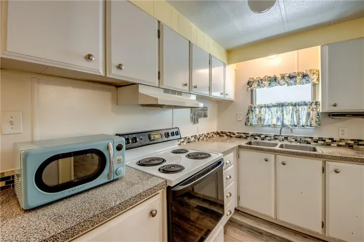 229 Shrub Ln N, North Fort Myers, Florida 33917