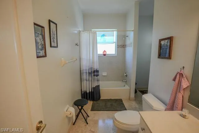 2214 Se 19th Pl, Cape Coral, Florida 33990