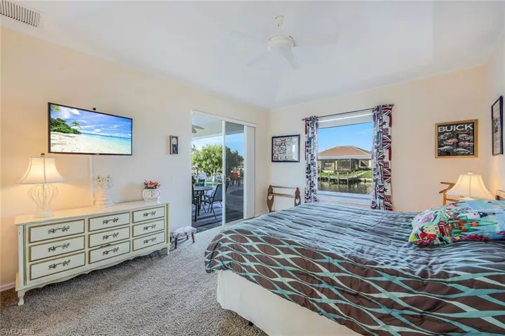 2214 Se 19th Pl, Cape Coral, Florida 33990