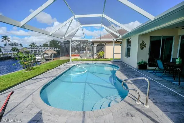 2214 Se 19th Pl, Cape Coral, Florida 33990