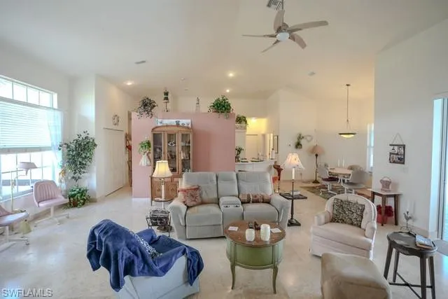 2214 Se 19th Pl, Cape Coral, Florida 33990
